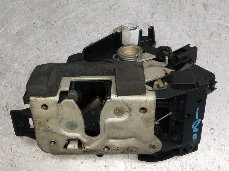 Recambio de motor cierre centralizado delantero izquierdo para jaguar x-type wagon 2.0 d classic referencia OEM IAM 692012A 1X43