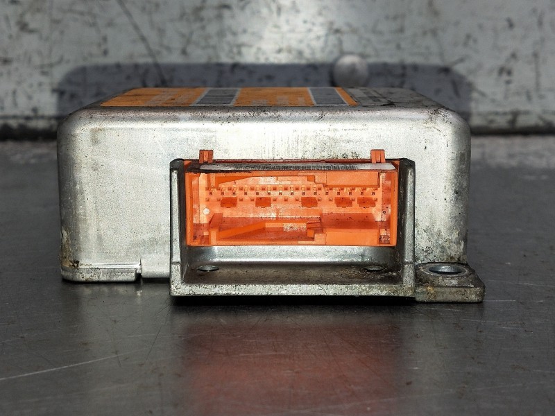 Recambio de centralita airbag para mercedes clase e (w210) berlina diesel 300 diesel (210.020) referencia OEM IAM 0008209726 028