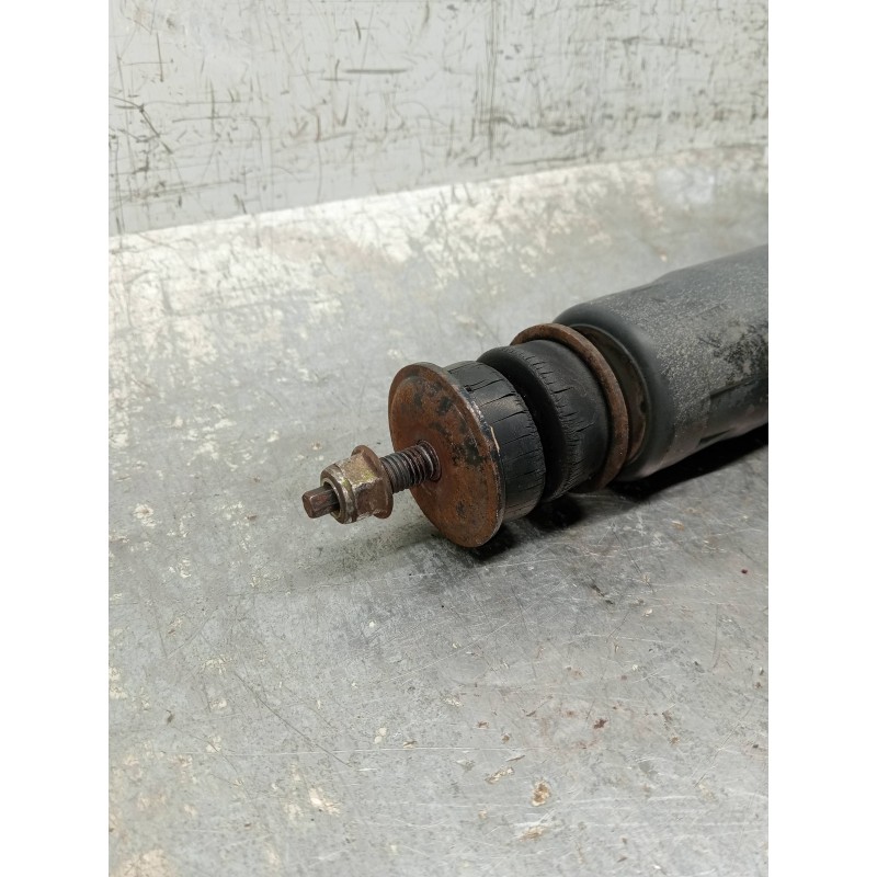 Recambio de amortiguador delantero derecho para jeep gr.cherokee (wj/wg) 2.7 crd limited referencia OEM IAM P52088900AN  