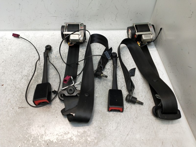 Recambio de juego cinturones delantero para ford focus lim. trend referencia OEM IAM   