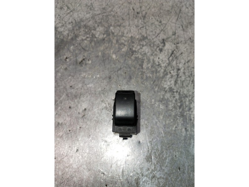 Recambio de mando elevalunas delantero derecho para toyota corolla verso (r1) 2.0 d-4d luna referencia OEM IAM 848100F010  