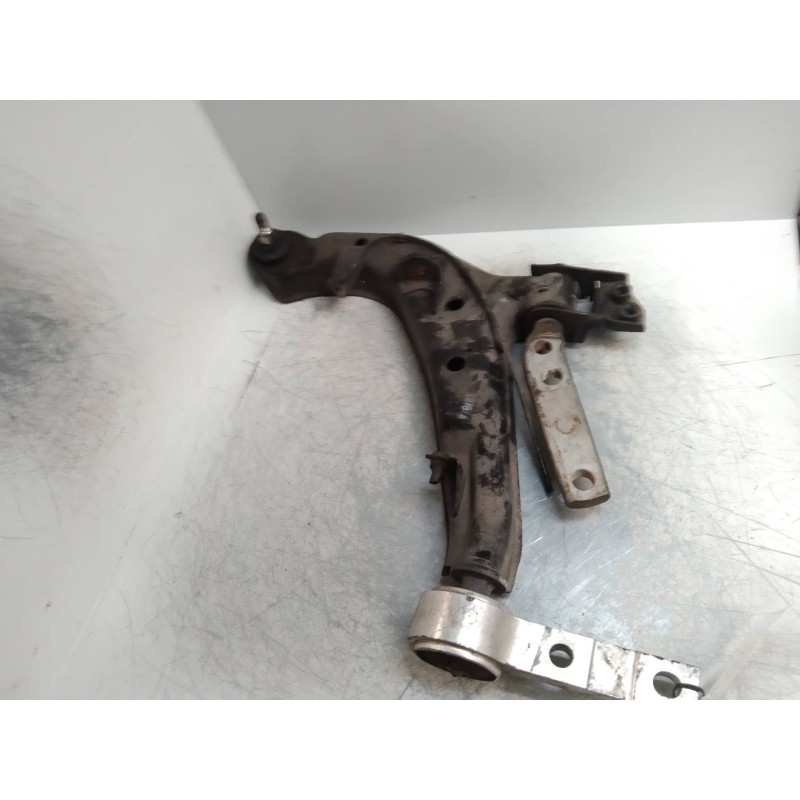 Recambio de brazo suspension inferior delantero izquierdo para nissan primera trav. (p12) 1.9 16v turbodiesel cat referencia OEM