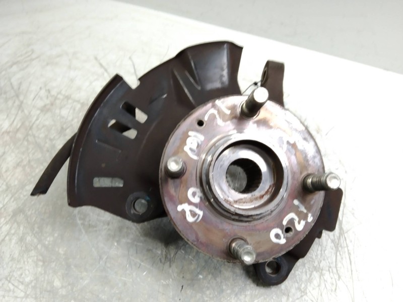 Recambio de mangueta delantera izquierda para hyundai i20 1.2 cat referencia OEM IAM   