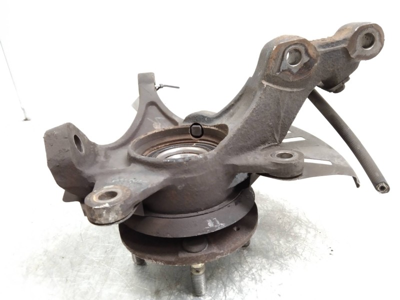 Recambio de mangueta delantera izquierda para hyundai i20 1.2 cat referencia OEM IAM   