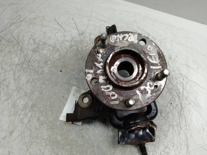 Recambio de mangueta delantera derecha para hyundai i30 1.6 crdi cat referencia OEM IAM   