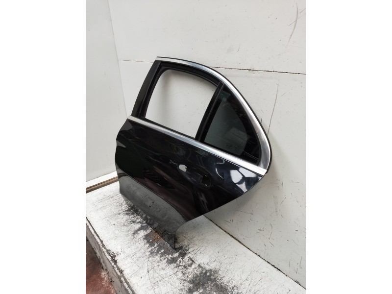 Recambio de puerta trasera izquierda para mercedes clase c (w205) lim. c 220 cdi bluetec (205.004) referencia OEM IAM   4P