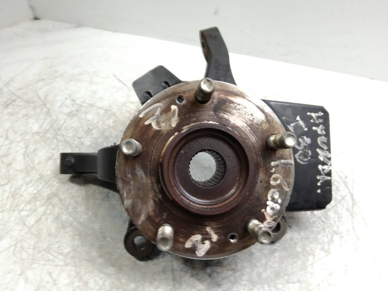 Recambio de mangueta delantera izquierda para hyundai i30 1.6 crdi cat referencia OEM IAM   