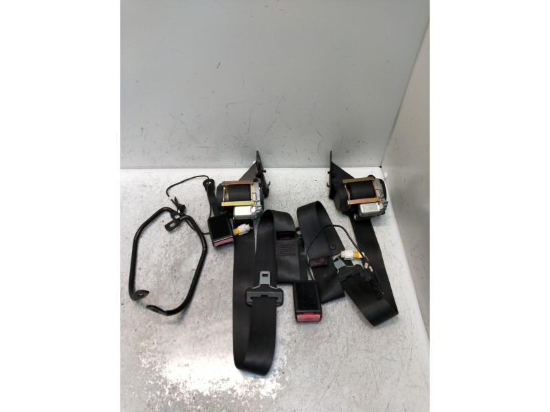 Recambio de juego cinturones delantero para peugeot 307 cc (s2) básico referencia OEM IAM   