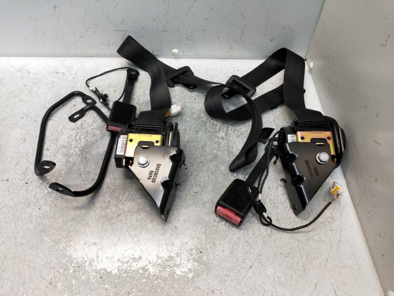 Recambio de juego cinturones delantero para peugeot 307 cc (s2) básico referencia OEM IAM   