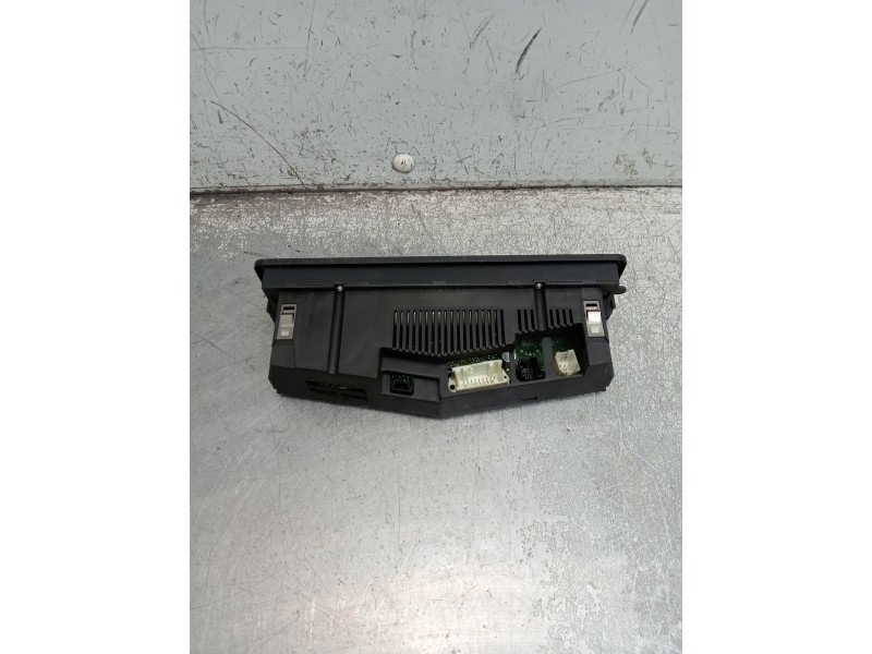 Recambio de mando climatizador para bmw serie 3 berlina (e46) 320d referencia OEM IAM 64118382446  
