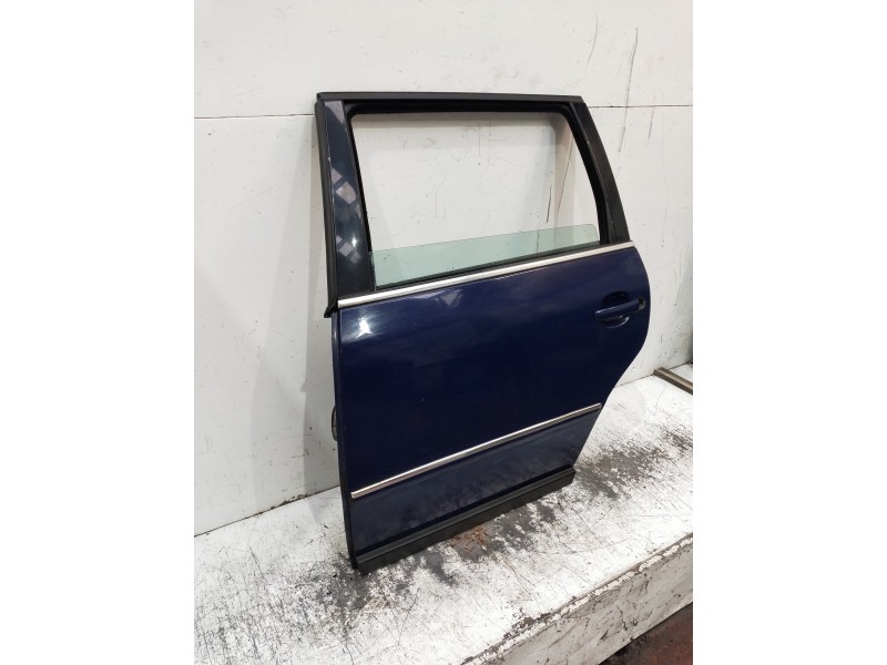 Recambio de puerta trasera izquierda para volkswagen passat variant (3b6) v6 tdi executive referencia OEM IAM   