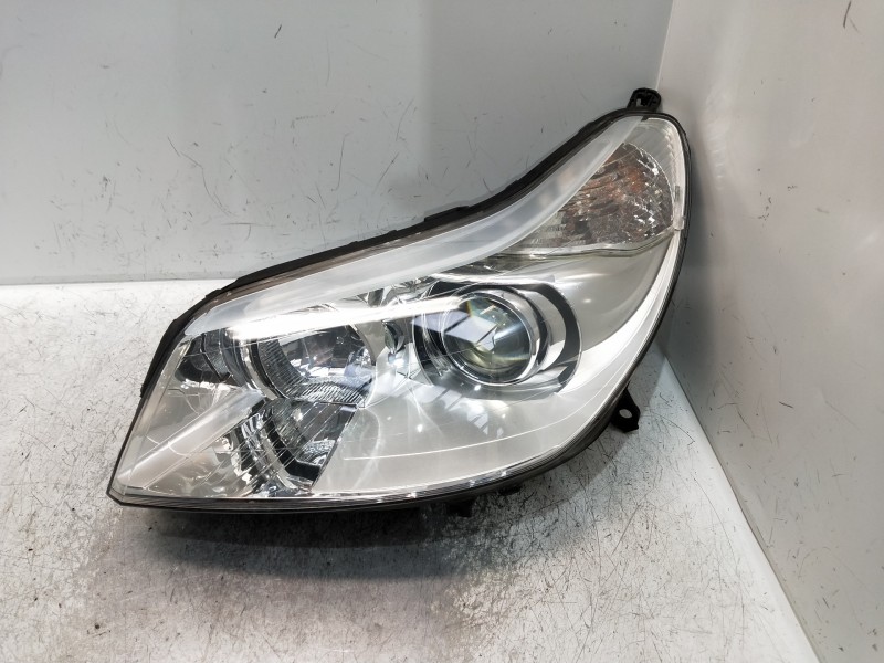 Recambio de faro izquierdo para citroen c5 berlina collection referencia OEM IAM 7393601259 6961316680. XENON OJO VER FOTOS , PA