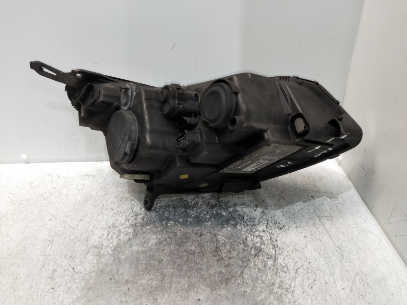 Recambio de faro izquierdo para citroen c5 berlina collection referencia OEM IAM 7393601259 6961316680. XENON OJO VER FOTOS , PA