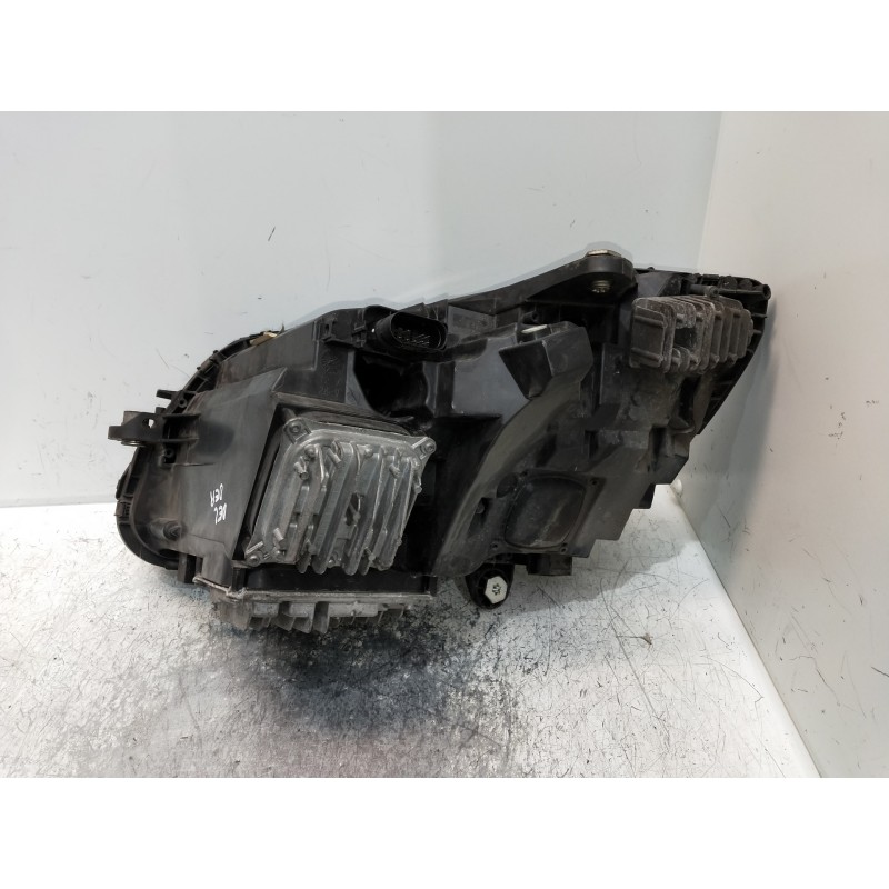 Recambio de faro derecho para mercedes clase c (w205) lim. c 220 cdi bluetec (205.004) referencia OEM IAM 030128423204 A20590688