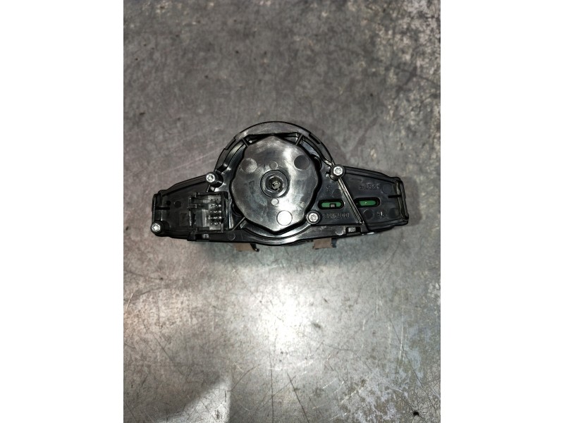 Recambio de mando luces para mercedes clase c (w205) lim. c 220 cdi bluetec (205.004) referencia OEM IAM A2059056500 10025081 In