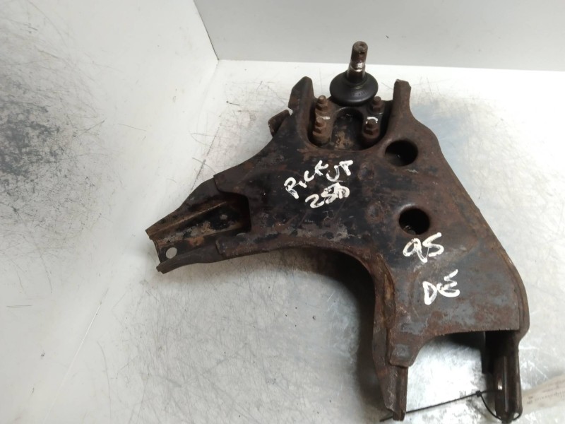 Recambio de brazo suspension inferior delantero derecho para nissan pick-up (d21) king cab diesel 4x4 referencia OEM IAM   