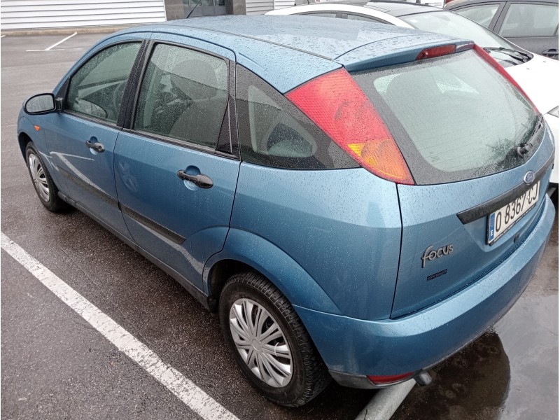 ford focus berlina (cak) del año 2000
