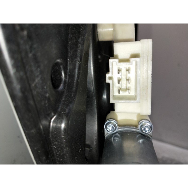 Recambio de elevalunas delantero izquierdo para mercedes clase c (w205) lim. c 220 cdi bluetec (205.004) referencia OEM IAM A205