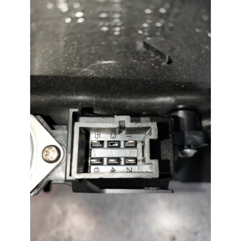 Recambio de elevalunas trasero derecho para mercedes clase c (w205) lim. c 220 cdi bluetec (205.004) referencia OEM IAM A2055408