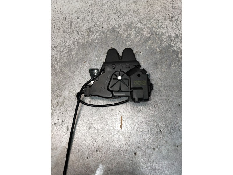 Recambio de motor cierre centralizado porton para mercedes clase c (w205) lim. c 220 cdi bluetec (205.004) referencia OEM IAM A2