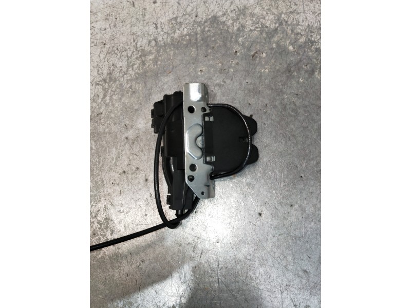 Recambio de motor cierre centralizado porton para mercedes clase c (w205) lim. c 220 cdi bluetec (205.004) referencia OEM IAM A2