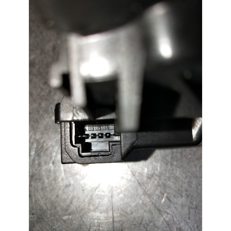 Recambio de motor cierre centralizado porton para mercedes clase c (w205) lim. c 220 cdi bluetec (205.004) referencia OEM IAM A2