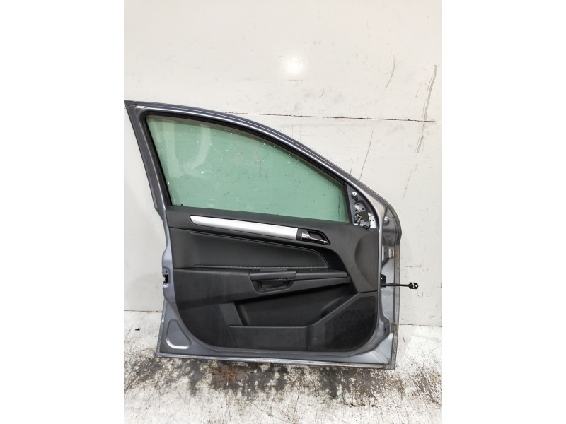 Recambio de puerta delantera izquierda para opel astra h berlina cosmo referencia OEM IAM   