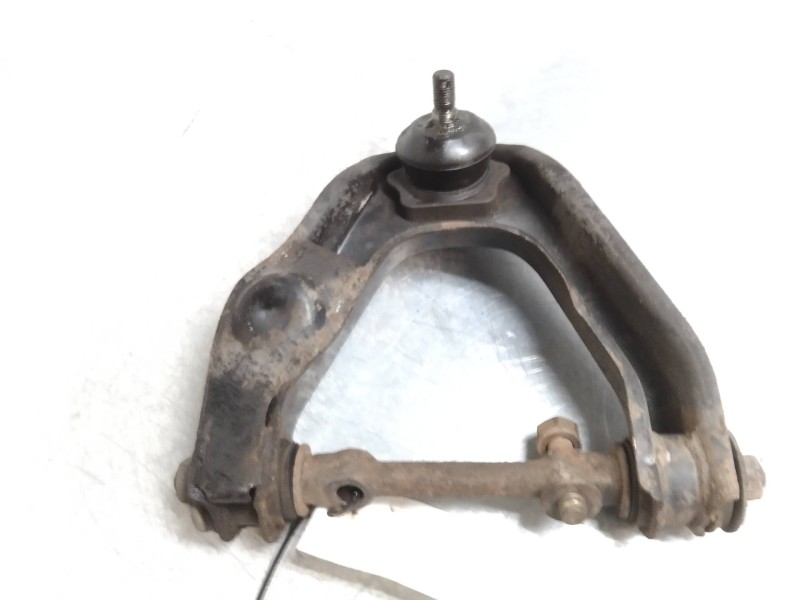 Recambio de brazo suspension superior delantero izquierdo para nissan pick-up (d21) king cab diesel 4x4 referencia OEM IAM   