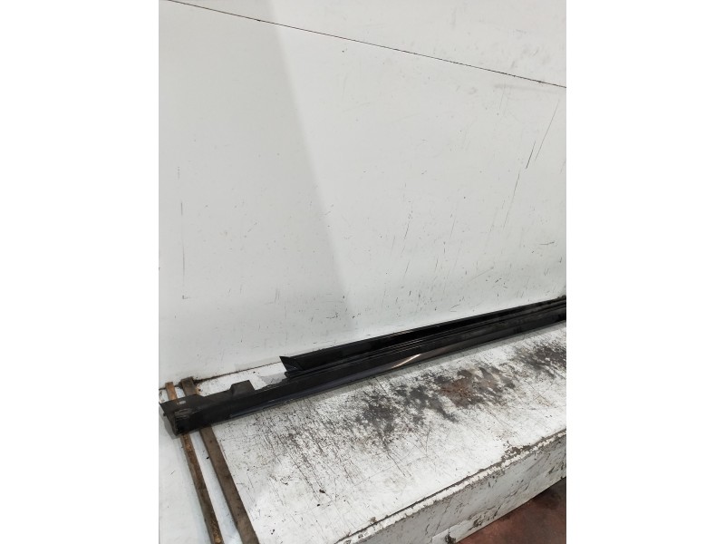 Recambio de faldon lateral para mercedes clase c (w205) lim. c 220 cdi bluetec (205.004) referencia OEM IAM  IZQUIERDA 