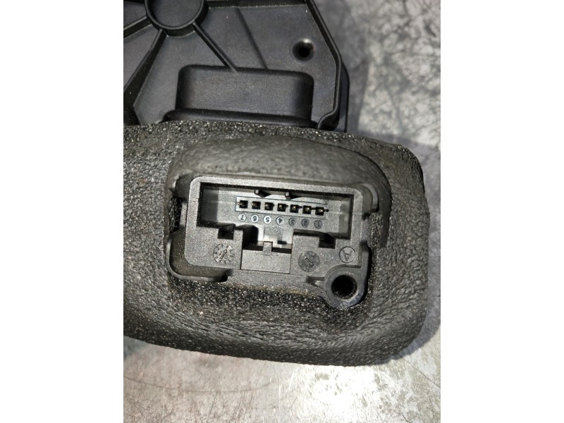 Recambio de motor cierre centralizado delantero izquierdo para seat toledo (kg3) style referencia OEM IAM 5E1837015A  5P