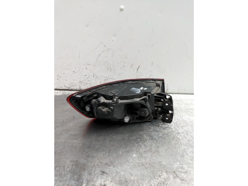 Recambio de piloto trasero derecho para audi a4 berlina (8w2) design edition referencia OEM IAM 8W5945070A 2SK01224802 