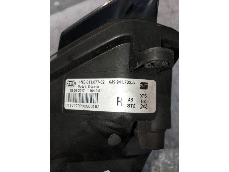 Recambio de faro antiniebla derecho para seat toledo (kg3) style referencia OEM IAM 6J9941702A 1NE01107702 