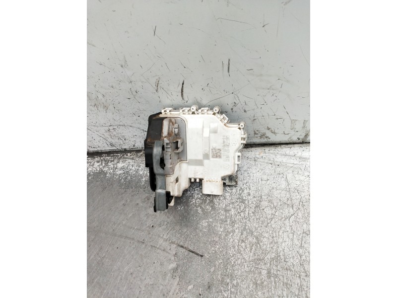 Recambio de motor cierre centralizado delantero derecho para audi a4 berlina (8w2) design edition referencia OEM IAM 8X1837016C 