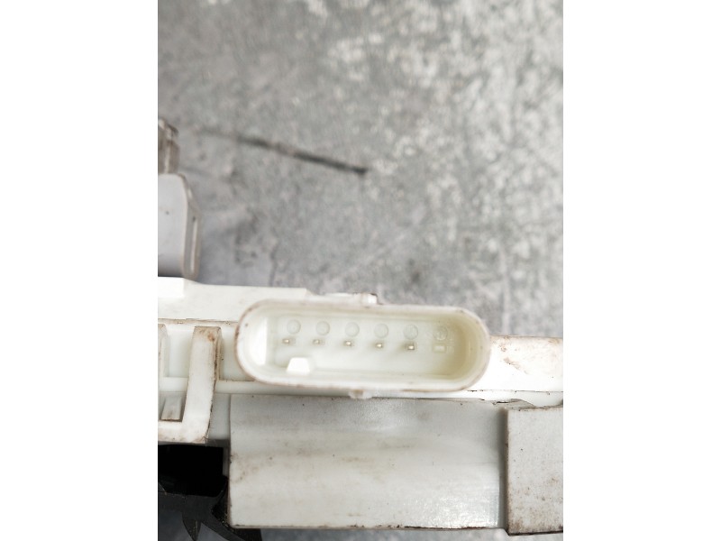 Recambio de motor cierre centralizado delantero derecho para audi a4 berlina (8w2) design edition referencia OEM IAM 8X1837016C 
