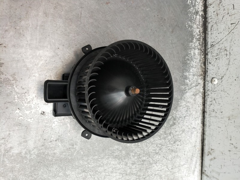 Recambio de motor calefaccion para audi a4 berlina (8w2) design edition referencia OEM IAM C24245104 CZ997005 