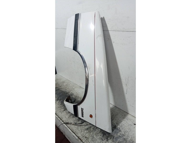 Recambio de aleta delantera izquierda para chrysler le baron turbo cabrio referencia OEM IAM   LEBARON