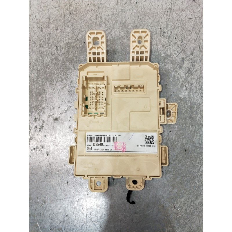 Recambio de caja reles / fusibles para kia sportage spirit 2wd referencia OEM IAM 91950D9540  