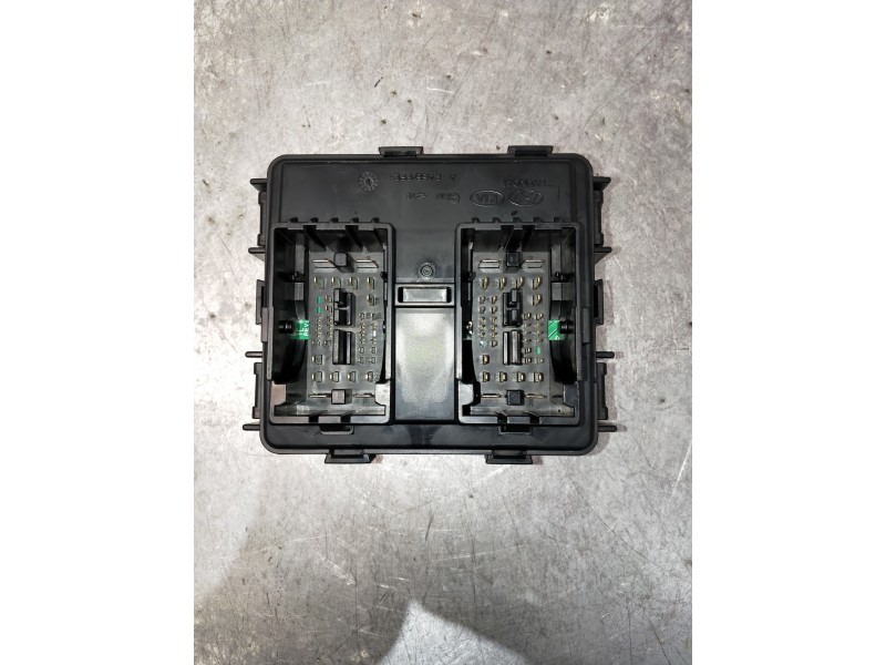 Recambio de caja reles / fusibles para kia sportage spirit 2wd referencia OEM IAM 91950D9BB0 91950D9880 