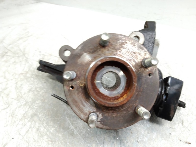 Recambio de mangueta delantera izquierda para hyundai i30 1.4 cat referencia OEM IAM   