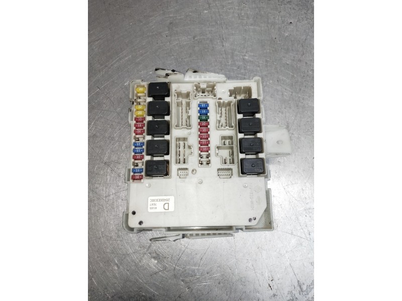 Recambio de caja reles / fusibles para nissan pathfinder (r51) 2.5 dci le referencia OEM IAM 284B6EB30C  
