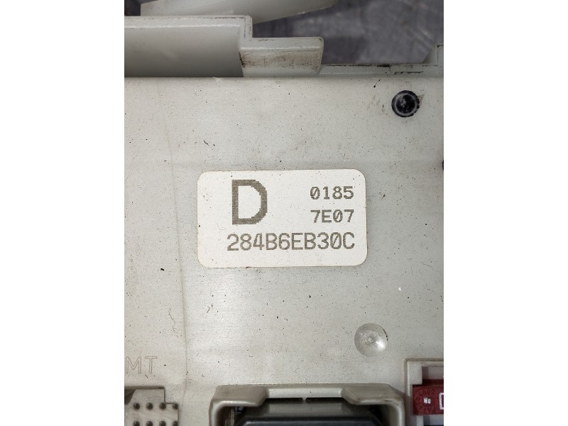 Recambio de caja reles / fusibles para nissan pathfinder (r51) 2.5 dci le referencia OEM IAM 284B6EB30C  