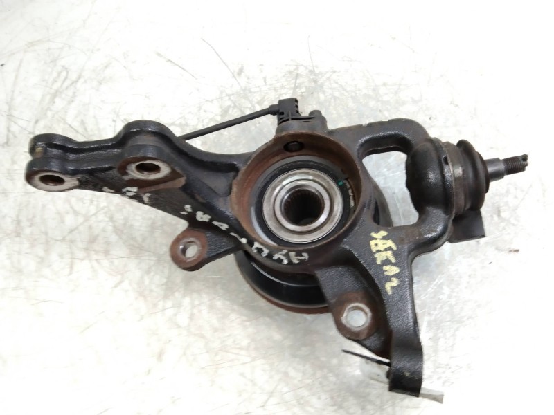 Recambio de mangueta delantera izquierda para hyundai i30 1.4 cat referencia OEM IAM   