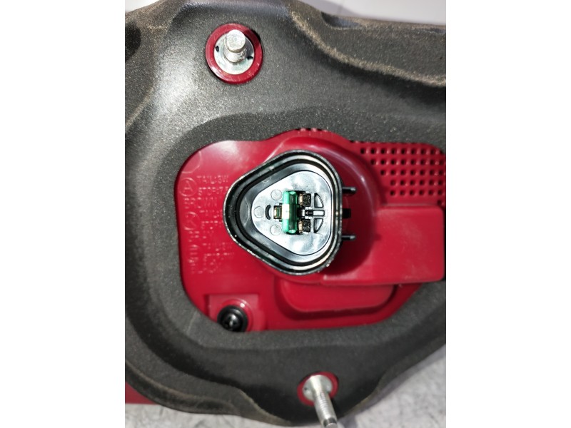 Recambio de piloto trasero derecho interior para kia sportage spirit 2wd referencia OEM IAM   