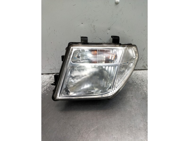 Recambio de faro izquierdo para nissan pathfinder (r51) 2.5 dci le referencia OEM IAM 26060EB30A  