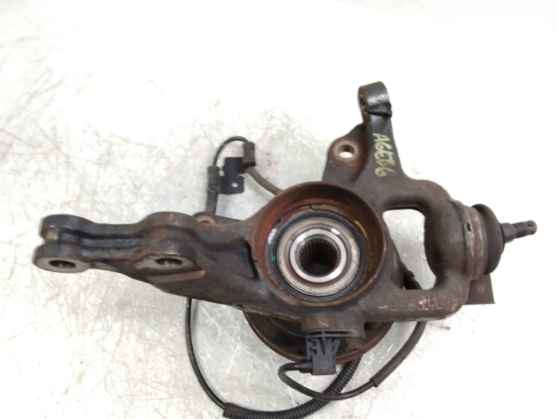 Recambio de mangueta delantera derecha para hyundai i30 1.4 cat referencia OEM IAM   