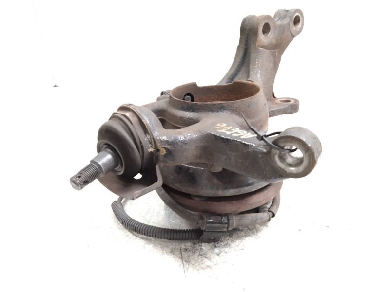 Recambio de mangueta delantera derecha para hyundai i30 1.4 cat referencia OEM IAM   