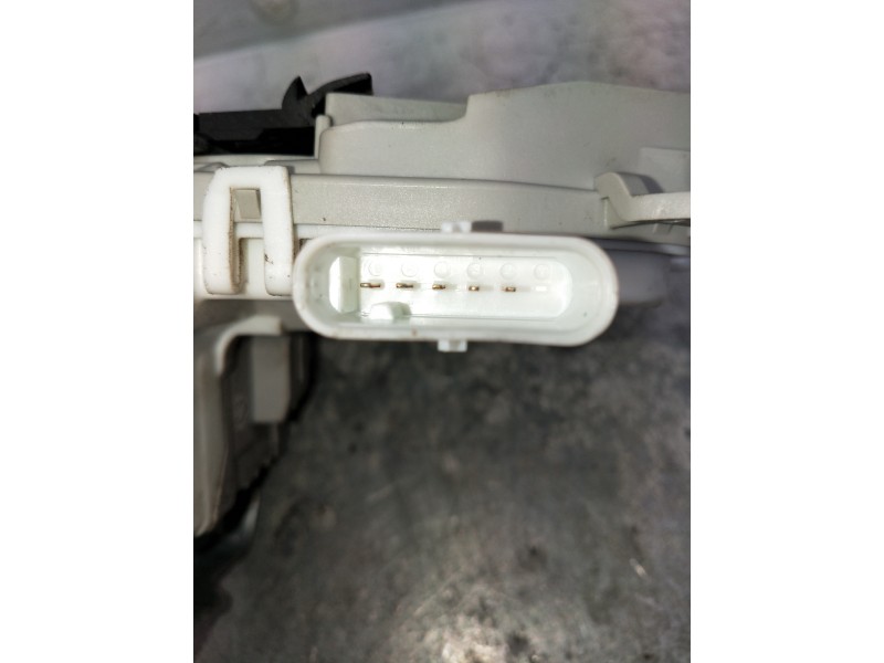 Recambio de motor cierre centralizado trasero izquierdo para audi a5 sportback (8t) 2.0 tdi (140kw) referencia OEM IAM 8K0839015
