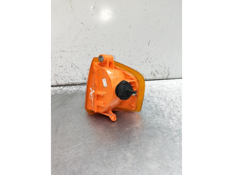 Recambio de piloto delantero derecho para ford escort berlina cl referencia OEM IAM 084311511  