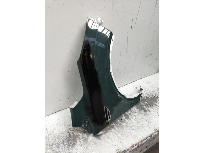 Recambio de aleta delantera derecha para ford kuga (cbs) titanium referencia OEM IAM   