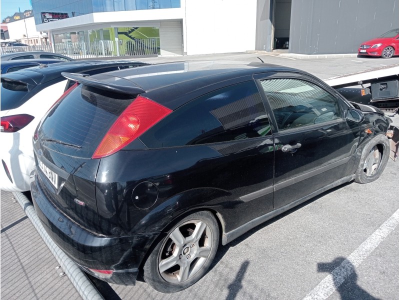 ford focus berlina (cak) del año 2001